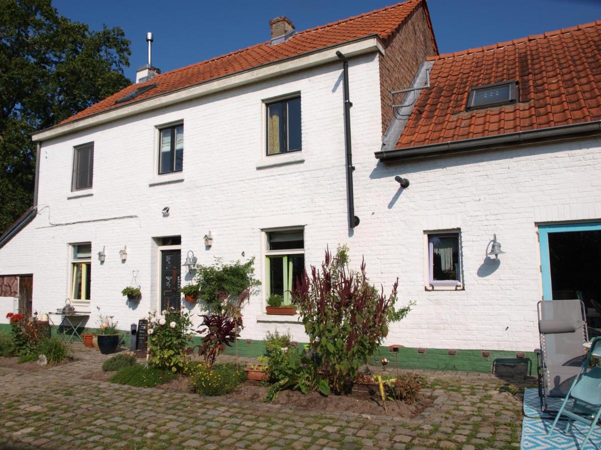 Slaaphuisje Het Vliegend Varken Genk Exterior foto